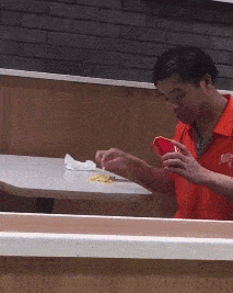 是我不会吃薯条,还是他家里有矿?