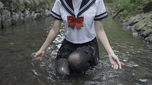 她这是想掩盖她尿裤子的事实吗? - 360娱乐,你开心就好