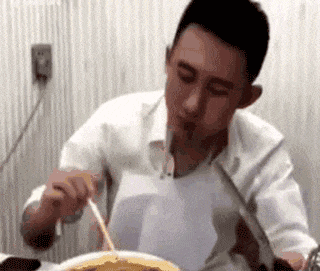 笑话趣图: 对不住, 我对美丽过敏, 一下没忍住