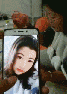 搞笑gif:都说岁月是一把杀猪刀,我觉得它没有这么简单