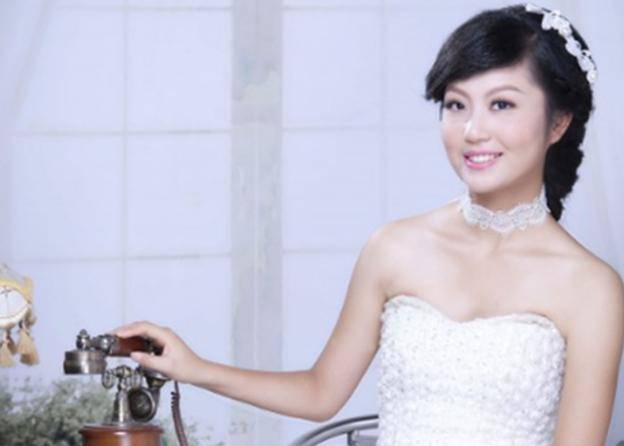 孙涛老婆身份曝光,长相精致气质佳,与孙涛完全不是一个画风