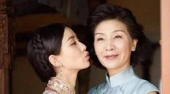 刘诗诗的妈妈已够惊艳看到韩雪妈妈后才知道什么叫大家闺秀