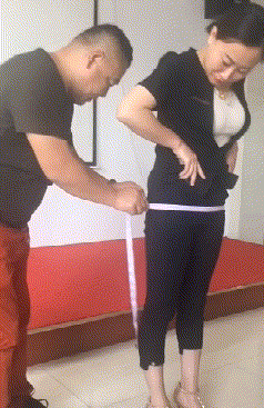 搞笑gif:真是搞不懂,为什么好好的衣服要剪破呢