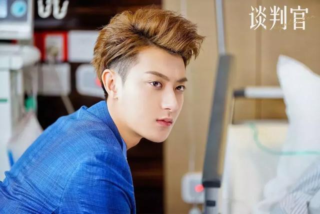 杨幂黄子韬你们都冷静一点!别怼了我们来好好谈判一下!