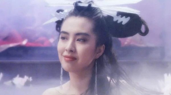 52岁王祖贤罕见晒近照,怎么状态还和25岁一样