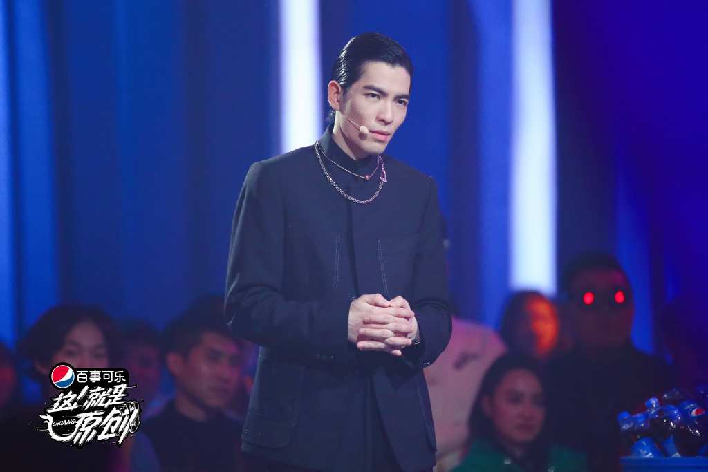 这就是原创王嘉尔大秀腹肌萧敬腾陈粒被创儿感动
