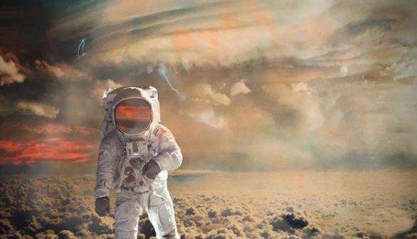 如果宇航员踩在木星表面会发生什么？