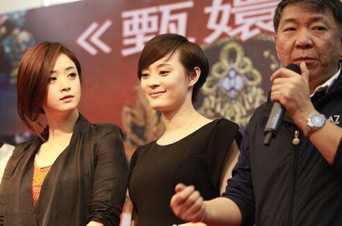 成功的男人背后一定有个了不起的女人,而冯小刚背后站着四个男人