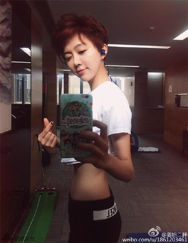 姜妍和李菲儿傻傻分不清请注意她们笑起来的样子