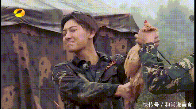 还有一个著名的怕鸡人士,黄子韬. 他在《真正男子汉》里的名言