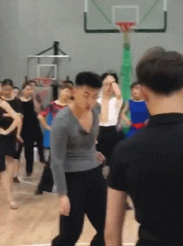 老师,舞步我是学会了,可你这个表情我真的做不到位了!