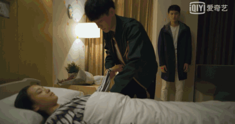外星人附体果然女主强大起来就没有男主什么事了