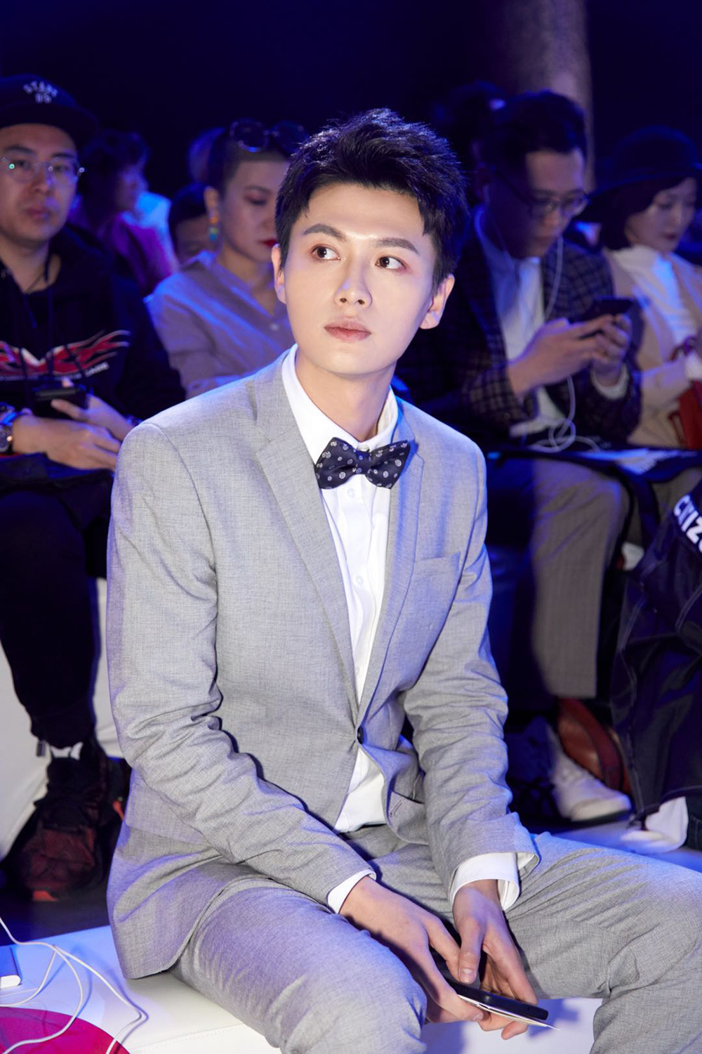 张朔祯亮相中国国际时装周新生代青年演员笃定前行
