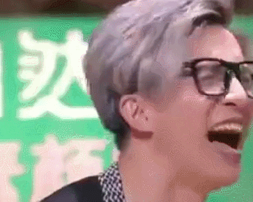 搞事情沈梦辰老爸薛之谦粉丝保险柜里存放签名照