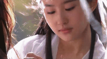 夸刘亦菲胖了也美的人,都是在踢她下凡!