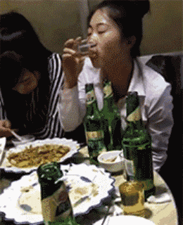 爆笑gif图:为了让女朋友减肥,我也是操碎了心.