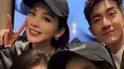 杨幂赵丽颖隔空较劲，她们的“黑红”逆袭史，全网嘲到实力派