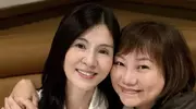 51岁杨采妮回港聚会，风采依旧似当年