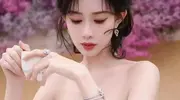 孟子义双麻花造型美上热搜，生图惊艳上海引全网舔屏