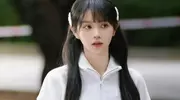 田曦薇《天才女友》路透曝光！齐刘海校服超乖，同框氛围感拉满