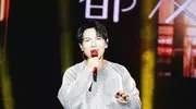 杨宗纬早前演出受伤，无法如期录制后续演唱会