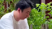 王思聪赌场照曝光，很是惬意，网友：这是要在日本“定居”了？