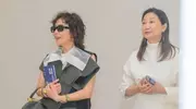 刘嘉玲泡面头工装裙，这搭配能让打工人摆脱土气？