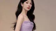 杨紫穿紫礼服代言奇瑞，万元高跟鞋配千元首饰，美翻了！ 