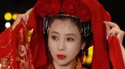 落地凤凰不如鸡！为养家糊口沦落到街头卖艺，这4位明星太可惜