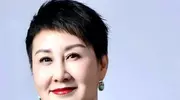 万万没想到，被女儿败光“体面”的张凯丽，再次实现口碑暴增