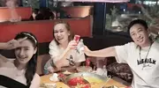 郑恺被爆小姨子刷8万买包，真相究竟如何？