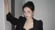 杨超越两套西装“杀疯”！麻辣女教师穿搭为何刷屏？ 