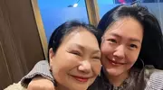大S妈和范玮琪过中秋节，丧女后大哭脸色憔悴，手写贺卡字迹潦草