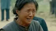 杨幂曝《生万物》幕后：迟蓬拒庆功宴原因真实，追她签名送亲戚