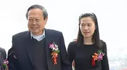 没孩子也没遗产，照顾杨振宁21年，冷冻9颗卵子的翁帆图个啥？