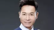 TVB视帝郭晋安街头派传单，路人反应引关注