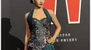 孙俪出场自带C位气场？盛典上白敬亭埋头刷手机，场面微妙……