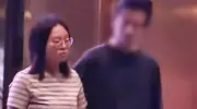 李雪琴与男友甜蜜相拥，爱情让北大才女绽放光芒