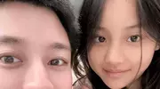 父母离婚后甜馨成舆论焦点，13岁少女如何自保，未来能否摆脱流言