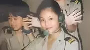 刘涛近况曝光，脸肿馒化腰粗小腹突出，双手撑开强占C位被人白眼