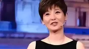 58岁徐帆刚回应完离婚的传闻，素颜和素衣被拍 引发热议