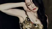 盘点：迪丽热巴如亮片神降临，那些让人惊艳的亮片造型！