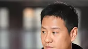 从“救命恩人”到“被净身出户”，连奕名把一手好牌打成了地雷阵