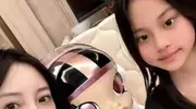 甜馨新加坡vlog：与贾乃亮温馨互动，颜值身材太惊艳
