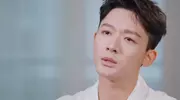 离开角色后，坚决不大男子主义的张晚意，用他的谦和打动了观众