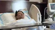 62岁李连杰住院无人陪护，回应称：不想家人担忧