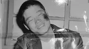 1968年韩军下士申英植因恋人失联，在电影院引爆手榴弹炸伤多人