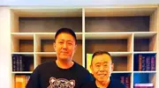 68岁潘长江豪宅曝光，餐厅宽敞如会所，妻子罕见露面脸部僵硬！
