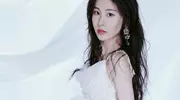 张碧晨到底有哪些原唱歌曲，支撑她开演唱会？