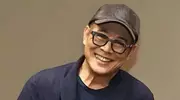 李连杰两段婚姻合影对比 爱意藏在细节里